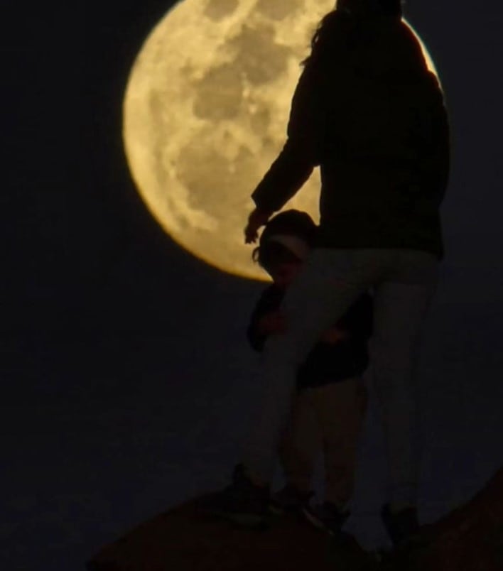 Imperdible toma de la Superluna Azul. Foto: Parador Giulio Cesare.