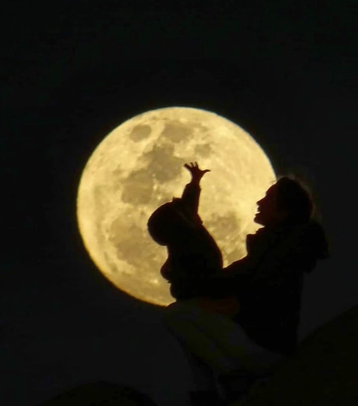 Imperdible toma de la Superluna Azul. Foto: Parador Giulio Cesare.