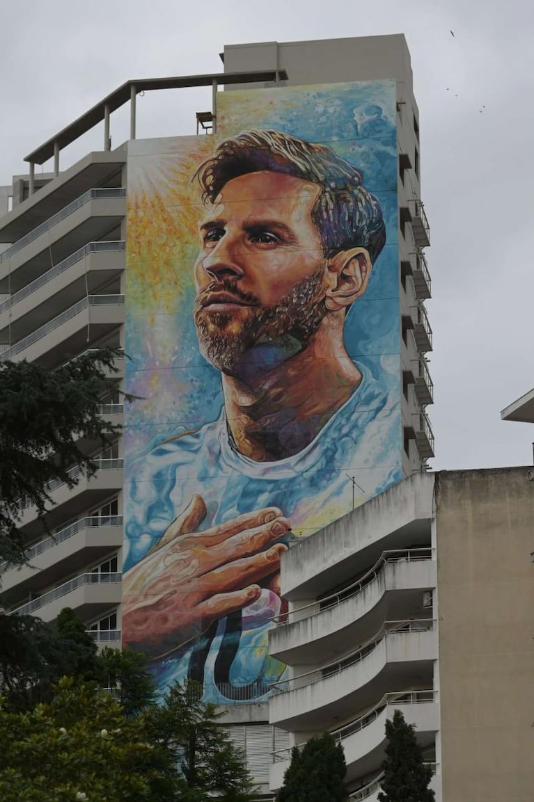 Imponente: así es el mural más grande de Messi que inauguraron en Rosario