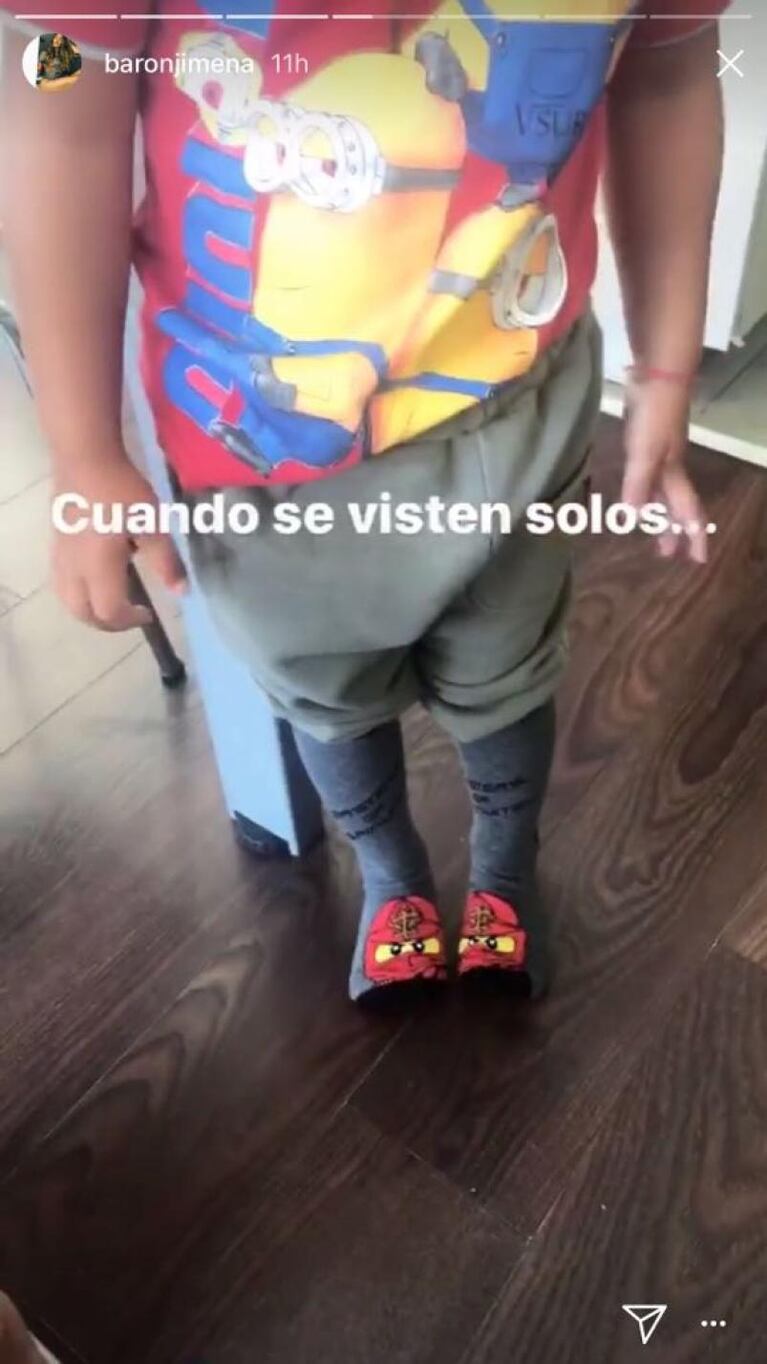 Imponiendo moda: el gracioso look del hijo de Jimena Barón