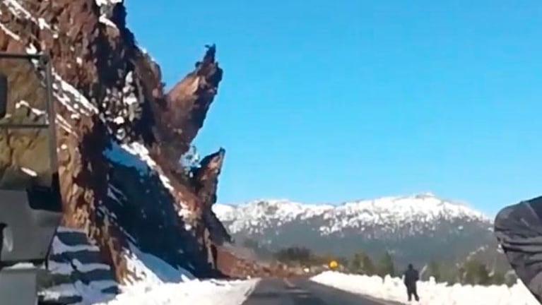 Impresionante derrumbe de montaña en la ruta 40