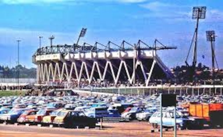 Inauguración del estadio Chateau Carreras en 1978.