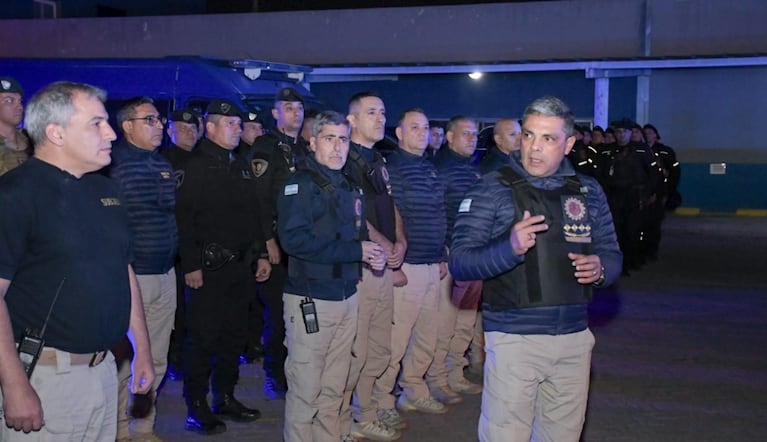 Incautaron armas, vehículos, dinero, cocaína y marihuana en un despliegue de fuerzas.