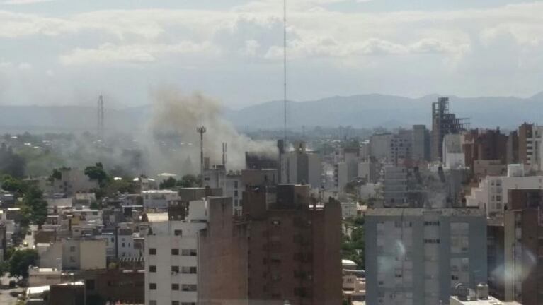 Incendiaron un aguantadero en pleno centro