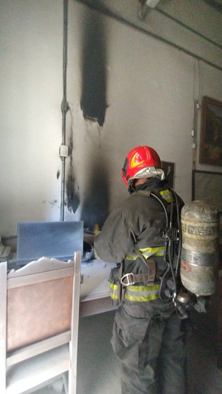 Incendio en las oficinas del Carbó,. (Foto: Policía de Córdoba). 