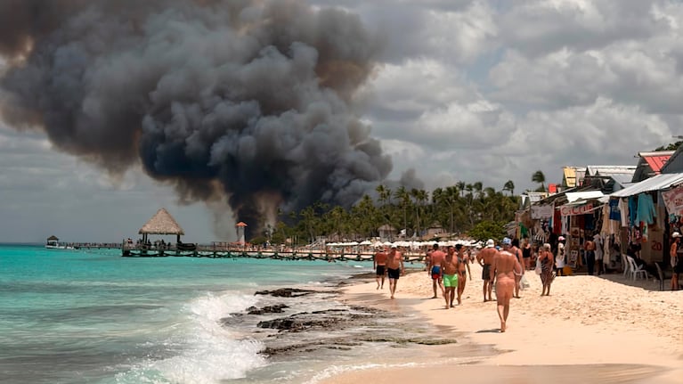 Incendio en un hotel de Bayahíbe (Fuente: Leonardo Carmignani)