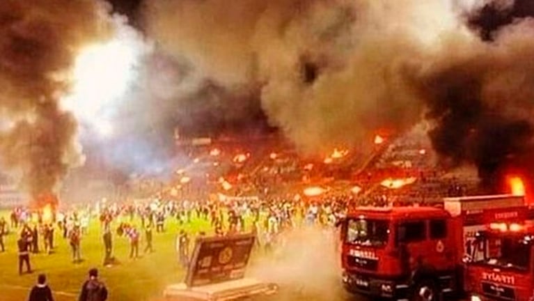 Incendio en un partido de fútbol en Turquía.