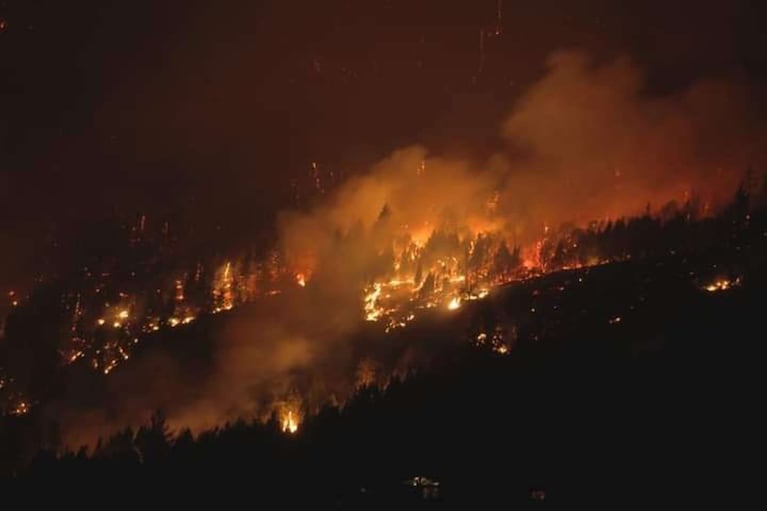 Incendios en Chubut: el fuego avanza sobre los bosques