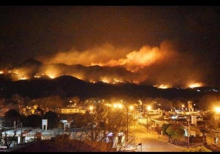 Incendios en Córdoba: el fuego avanza y no pueden detenerlo