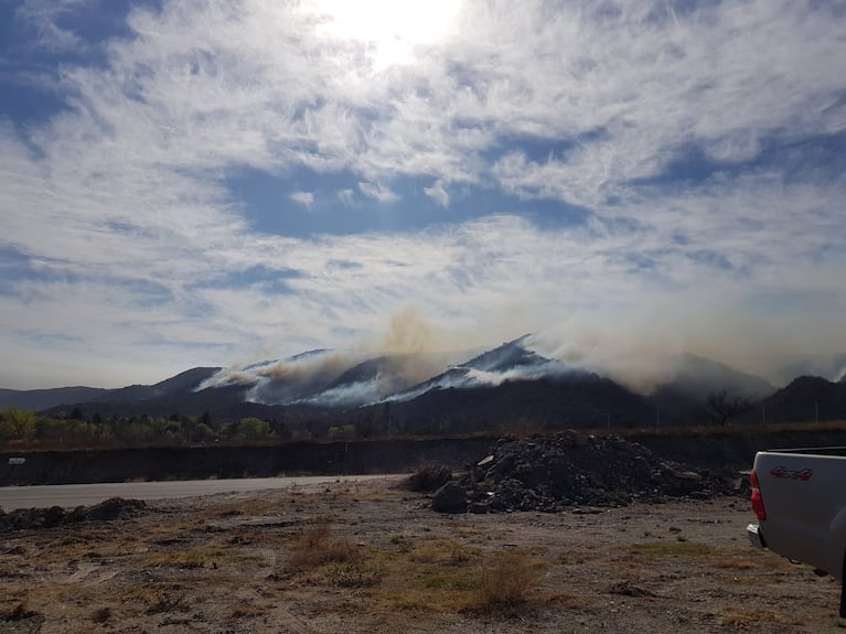 Incendios en Córdoba: el fuego en Carlos Paz.