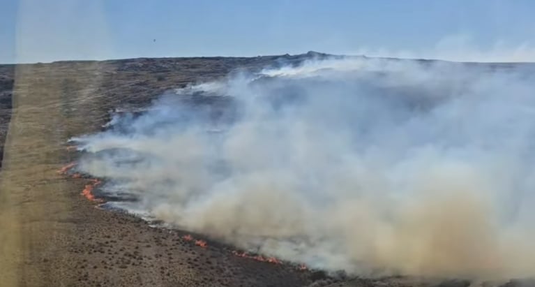 Incesante incendio en la Quebrada del Condorito. (Imagen: Meteorafa).