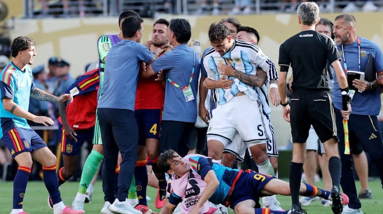 Incidentes en la final entre Argentina y España.