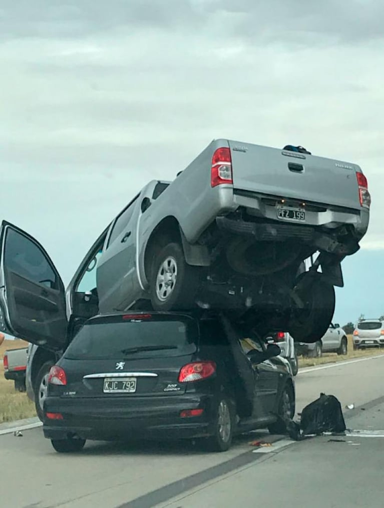 Increíble accidente en la autopista Córdoba-Rosario