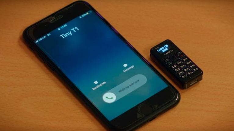 ¡Increíble! Crearon el celular más pequeño del mundo