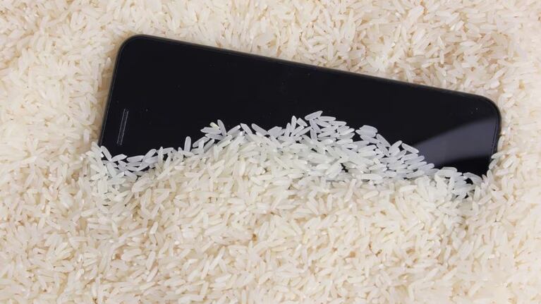 Indican que pueden colarse trozos pequeños del arroz en el dispositivo.