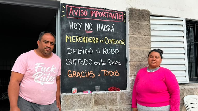 Indignación por el robo en el merendero de barrio Alejandro Carbó. Foto: Mateo Lago / El Doce.