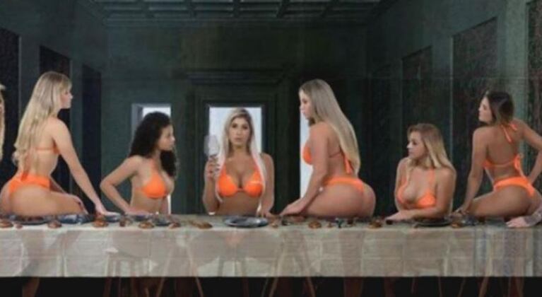 Indignación por la imagen de La Última Cena con mujeres en bikini 