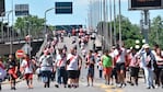 Indignados: miles de hinchas fueron al Monumental porque Conmebol aseguró que el partido se jugaba. / Foto: Lucio Casalla ElDoce.tv