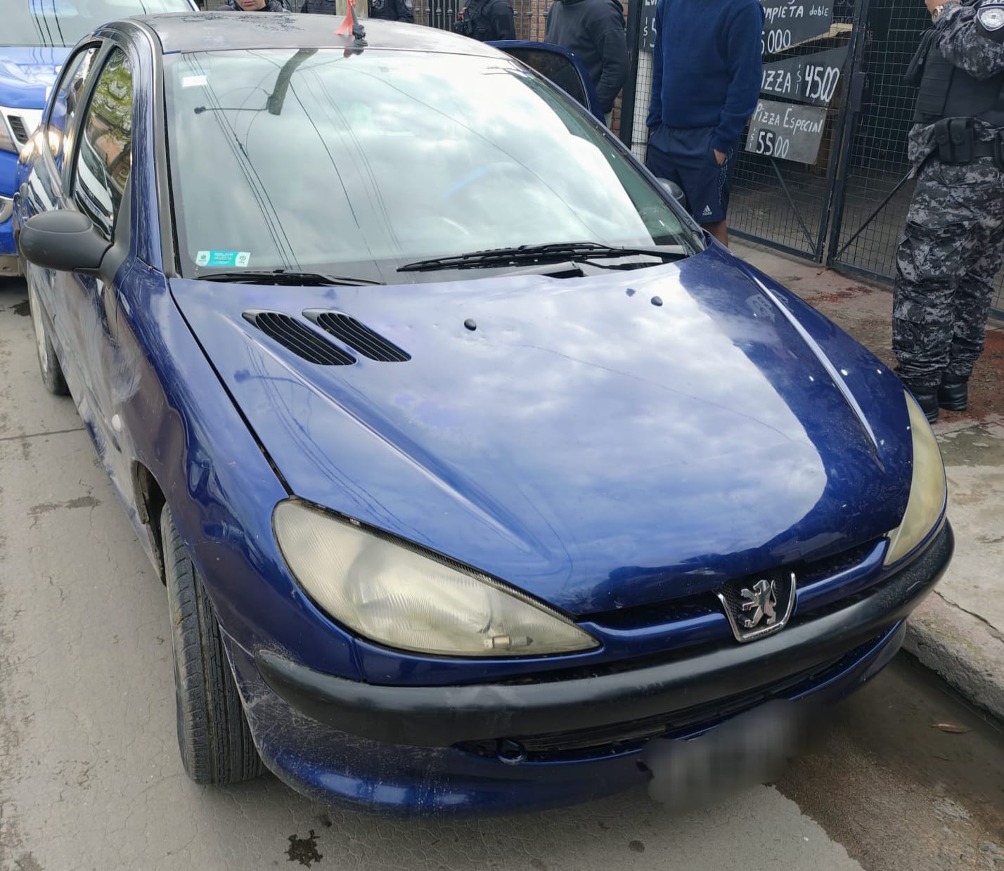 Indignante: le prestó el auto para que pasara la noche y se lo robó