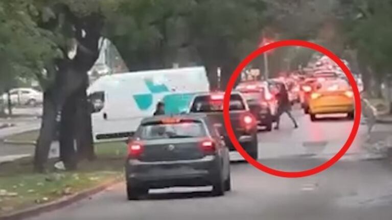 Indignante robo de dos ladrones en la esquina de Zípolo y 9 de Julio.