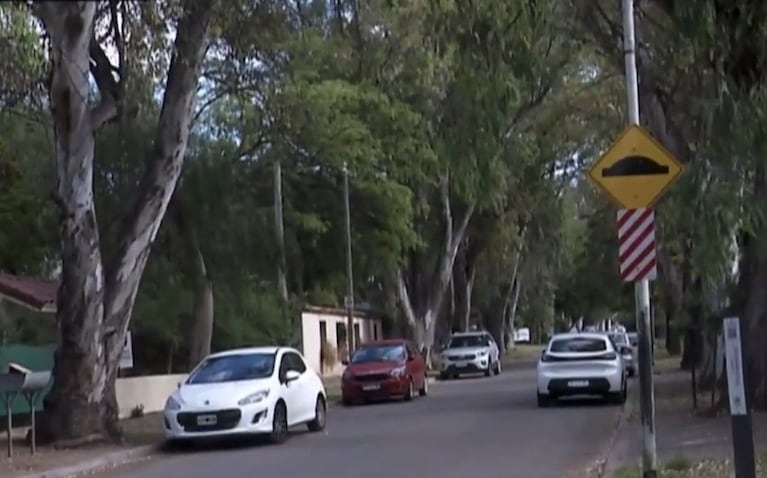 Informe de Telenoche sobre recurso de amparo que divide a los vecinos de Jardín Espinosa.