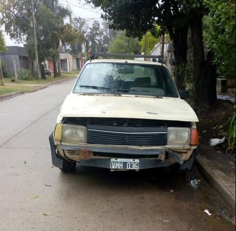 Ingenio cordobés: no les funcionó el limpiaparabrisas y lo hicieron andar con una soga