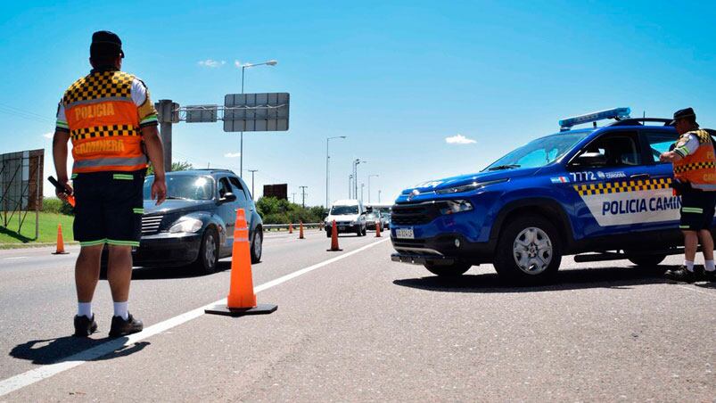 Insólita actitud de un camionero con los agentes.