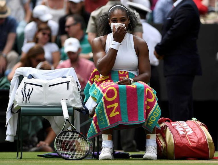 Insólito: los tenistas no paran de robar toallas en Wimbledon