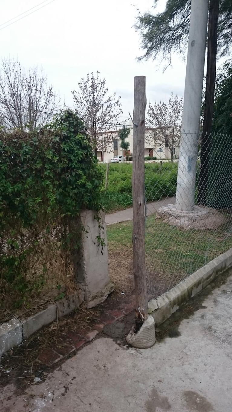 Insólito y polémico: cerraron dos calles en Barrio Granja de Funes