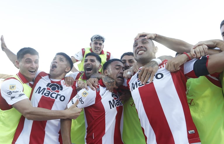 Instituto consiguió la clasificación al ganarle a Talleres.
