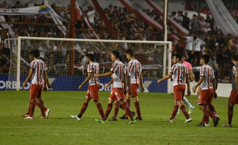 Instituto dejó pasar una excelente chance para prenderse más arriba. Foto de archivo / ElDoce.tv.