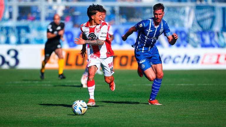 Instituto empató en su visita a Godoy Cruz.