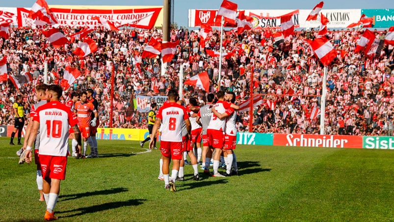 Instituto enfrentará a Defensores de Belgrano en las semis. 