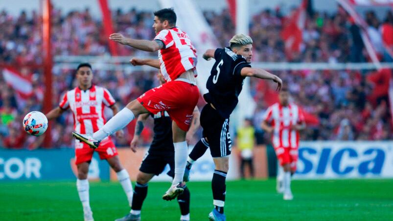 Instituto igualó con Riestra en Alta Córdoba.