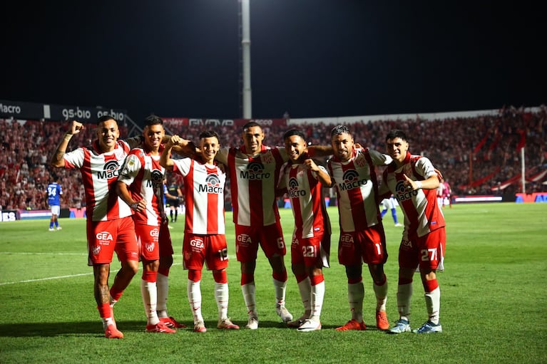 Instituto le ganó a Vélez 2 a 0 en el Monumental de Alta Córdoba