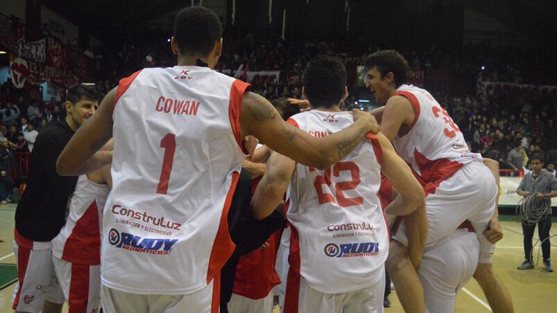 Instituto logró la primera victoria de la temporada ante Atenas. Foto: Lucio Casalla / ElDoce.tv.