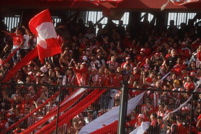 Instituto perdió con Huracán y quedó eliminado de la Copa Argentina