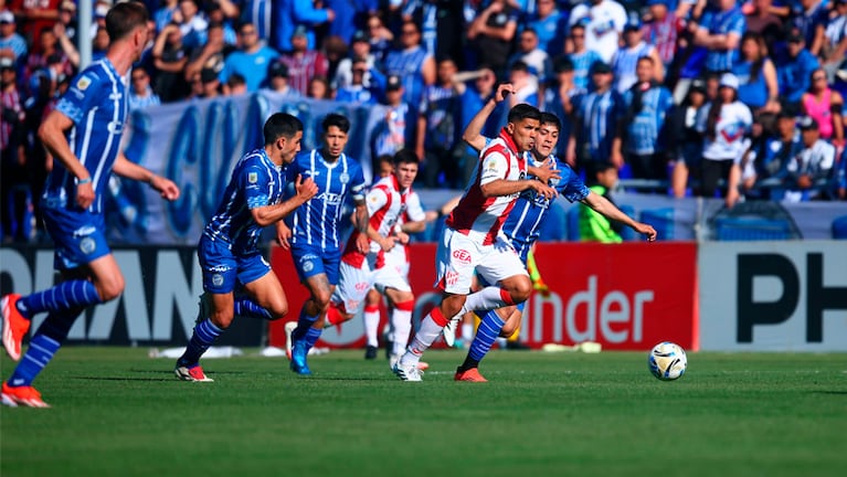 Instituto se mide ante Godoy Cruz en Mendoza.