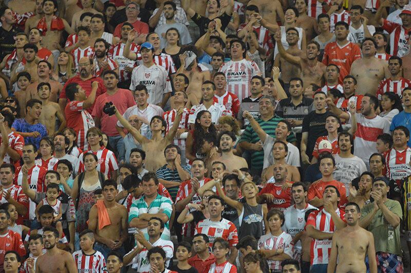 Instituto se quedó con el clásico ante Talleres. Foto: Lucio Casalla / ElDoce.tv