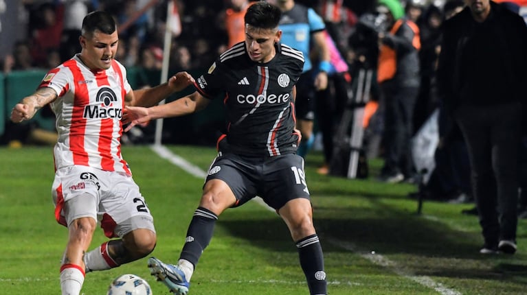 Instituto y River se enfrentan en Alta Córdoba por la Liga Profesional. (Foto: Fotobaires)