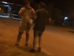 Insúa fue filmado por sus amigos mientras amenazaba e intentaba golpear a un remisero que se demoró.