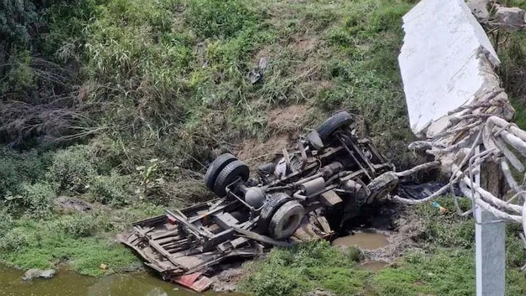 Intensa búsqueda de un camionero cordobés que cayó a un arroyo en Santa Fe