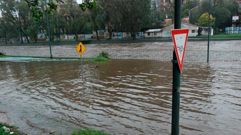 Intensa lluvia y crecida de ríos en Córdoba: cómo sigue el tiempo