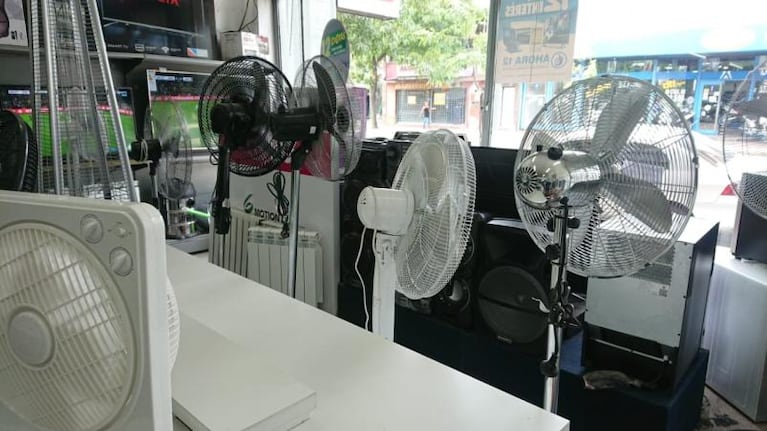 Intenso calor en Córdoba: ¿cuánto cuesta comprar un aire o ventilador?