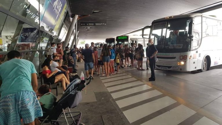 Intenso movimiento en la Terminal y en las rutas en el primer día del año