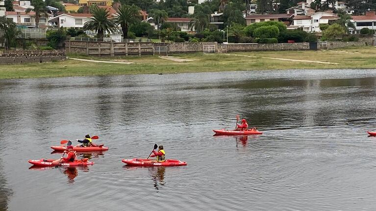Intenso operativo de búsqueda para encontrar a un joven en el río San Antonio.