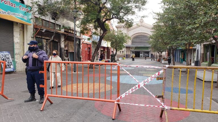 Intentan que se cumpla el protocolo para bajar la circulación en el centro de Córdoba.