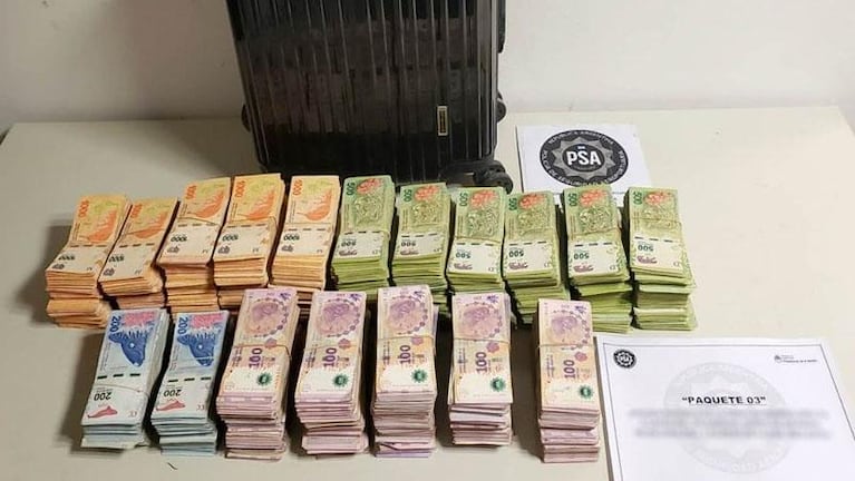 Intentó tomar un vuelo con 6 millones de pesos: terminó imputada por "lavado de dinero"