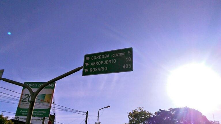 Intercambiaron los carteles y generaron confusión. Foto: @transitocordoba