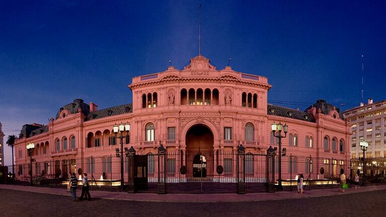Interesante recurso visual para abrir las puertas de La Rosada.